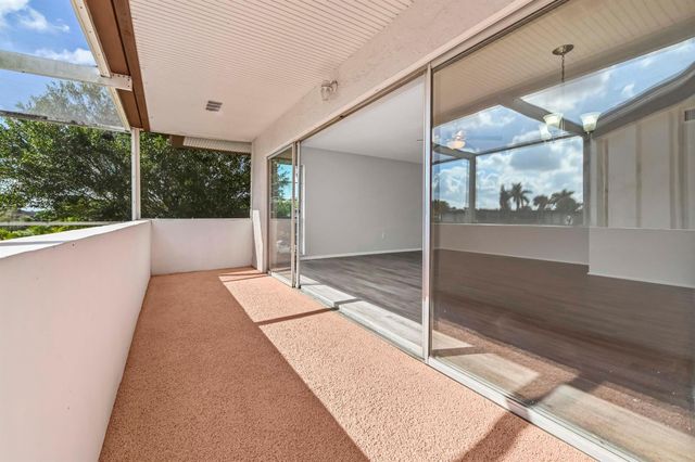 6 Greenway N 212, Royal Palm Beach, FL 33411