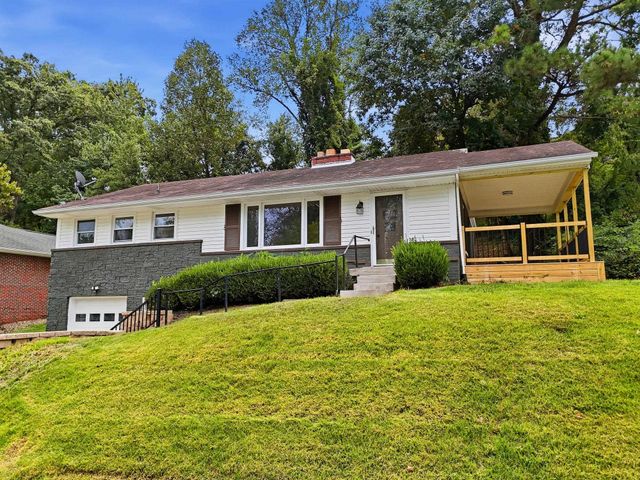 7 Marquis Drive, Huntington, WV 25705