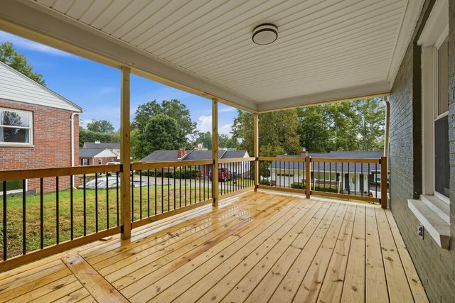 7 Marquis Drive, Huntington, WV 25705