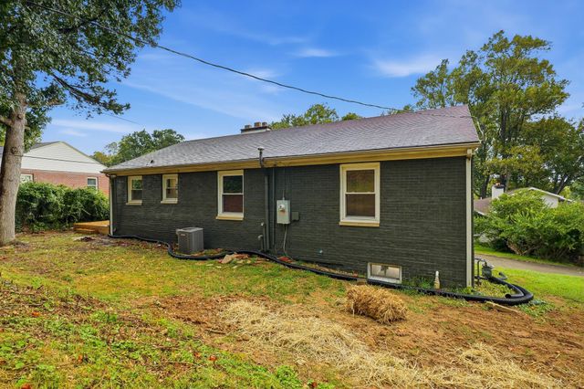 7 Marquis Drive, Huntington, WV 25705