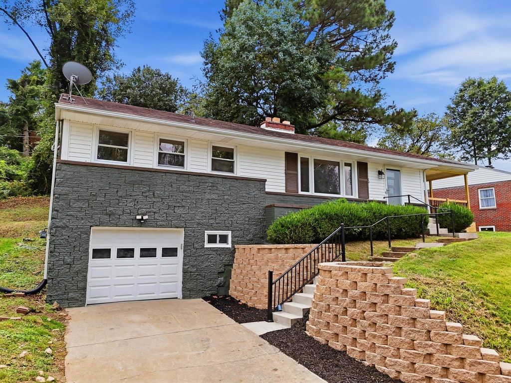 7 Marquis Drive, Huntington, WV 25705