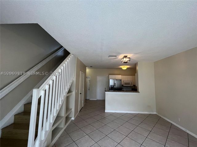 3905 San Simeon Ln, Weston, FL 33331