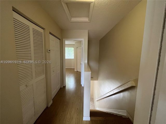 3905 San Simeon Ln, Weston, FL 33331