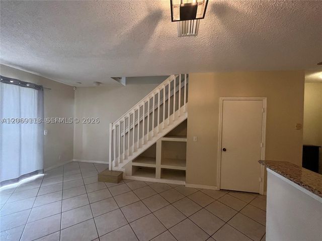 3905 San Simeon Ln, Weston, FL 33331