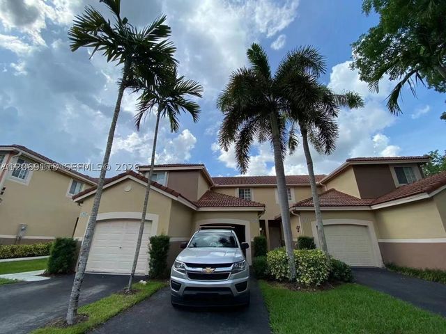 3905 San Simeon Ln, Weston, FL 33331