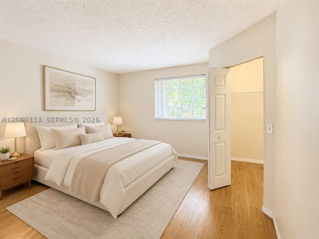 3905 San Simeon Ln, Weston, FL 33331