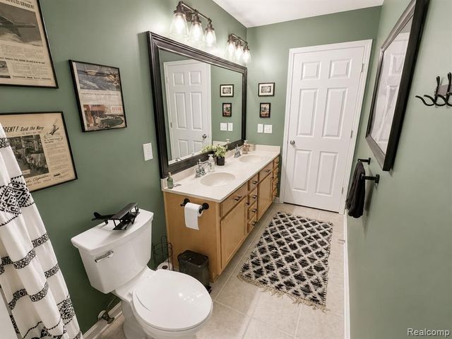 4097 Chenlot Lane, Waterford, MI 48328