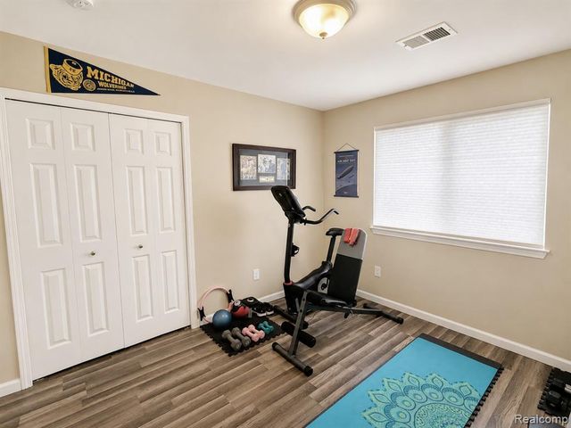 4097 Chenlot Lane, Waterford, MI 48328