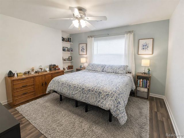 4097 Chenlot Lane, Waterford, MI 48328