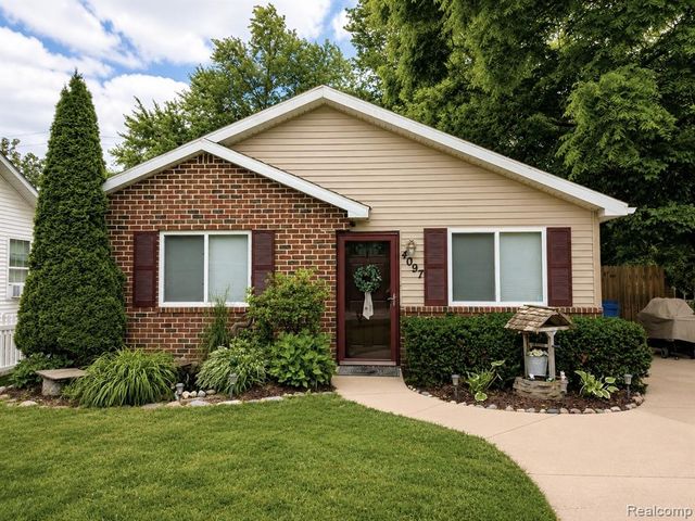 4097 Chenlot Lane, Waterford, MI 48328
