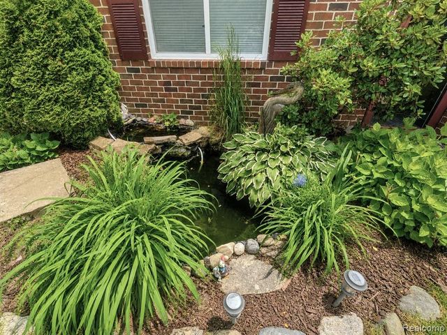 4097 Chenlot Lane, Waterford, MI 48328