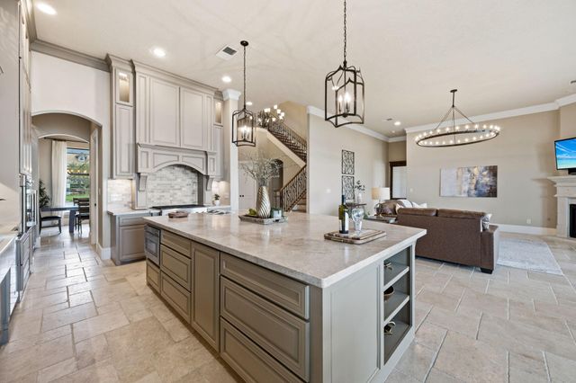 8834 Cross Country Drive, Houston, TX 77346