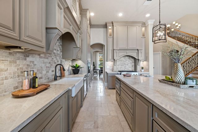 8834 Cross Country Drive, Houston, TX 77346
