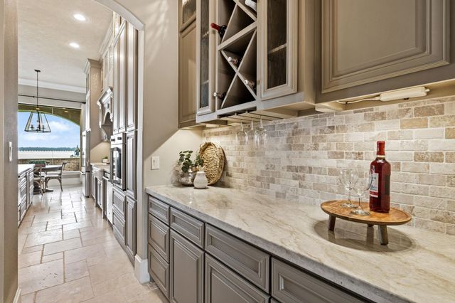 8834 Cross Country Drive, Houston, TX 77346