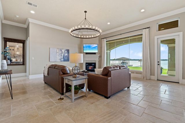 8834 Cross Country Drive, Houston, TX 77346