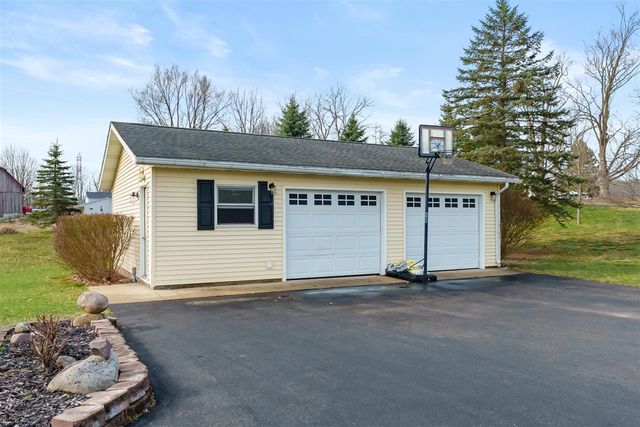 9299 26th Street, Gobles, MI 49055