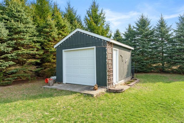 9299 26th Street, Gobles, MI 49055