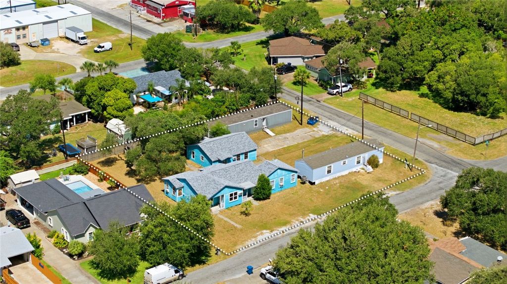 203 S 6th St, Rockport, TX 78382 — photo 5