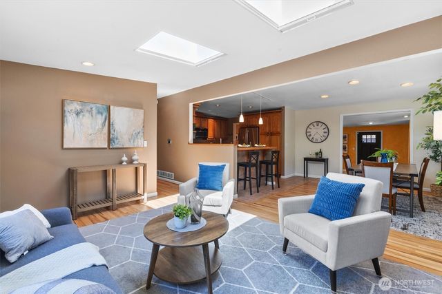17821 60th Avenue W, Lynnwood, WA 98037