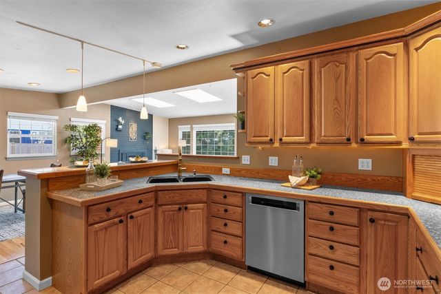 17821 60th Avenue W, Lynnwood, WA 98037