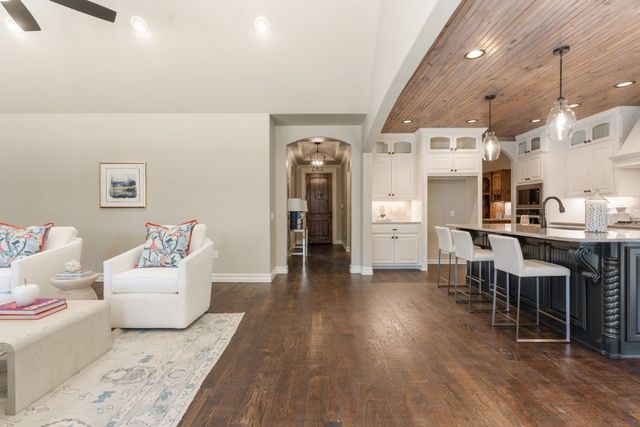 15704 Flora Avenue, Edmond, OK 73013