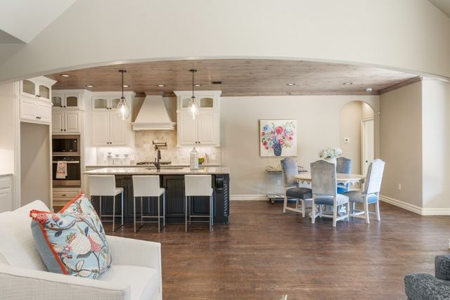15704 Flora Avenue, Edmond, OK 73013