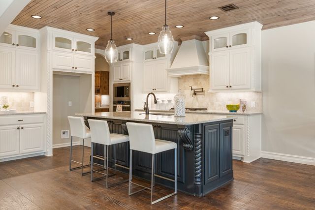 15704 Flora Avenue, Edmond, OK 73013