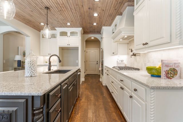15704 Flora Avenue, Edmond, OK 73013