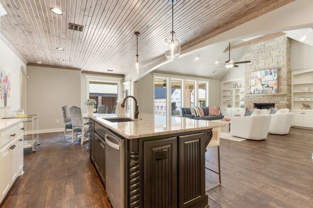 15704 Flora Avenue, Edmond, OK 73013