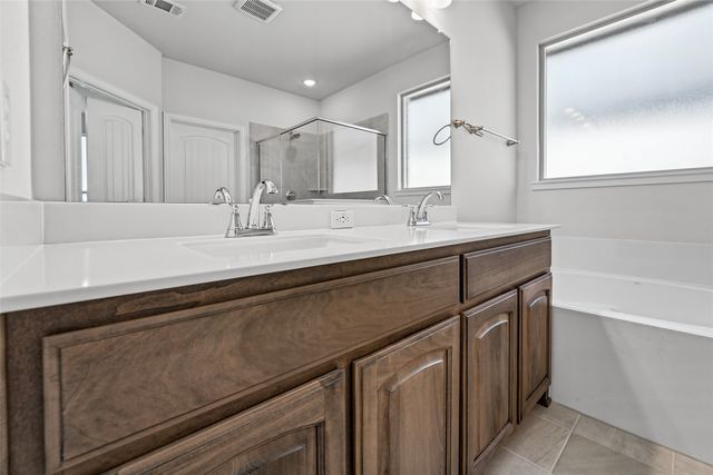 802 Juneau Street, Gainesville, TX 76240