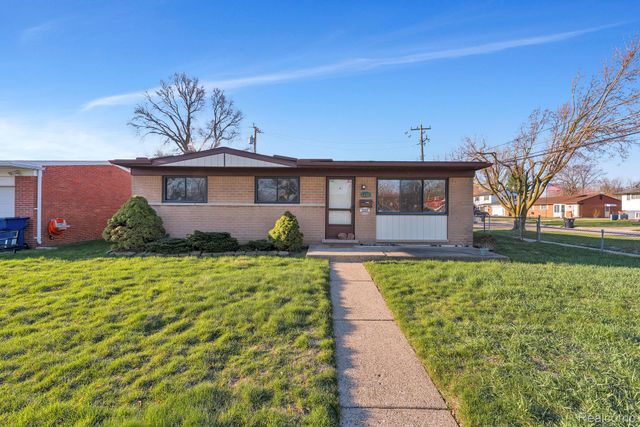 34381 Rosslyn Street, Westland, MI 48185