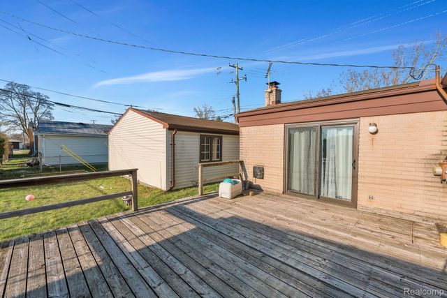 34381 Rosslyn Street, Westland, MI 48185