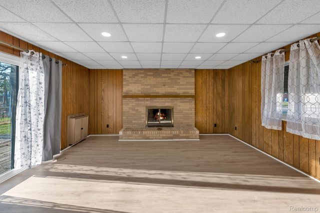 34381 Rosslyn Street, Westland, MI 48185