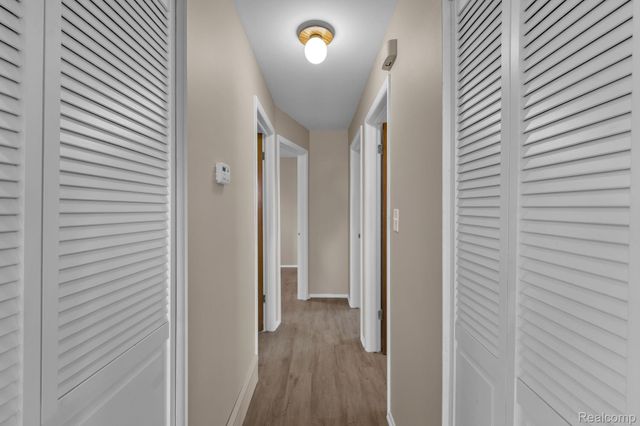 34381 Rosslyn Street, Westland, MI 48185