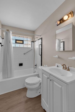 34381 Rosslyn Street, Westland, MI 48185