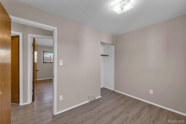 34381 Rosslyn Street, Westland, MI 48185