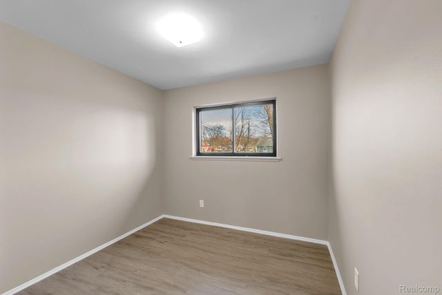 34381 Rosslyn Street, Westland, MI 48185