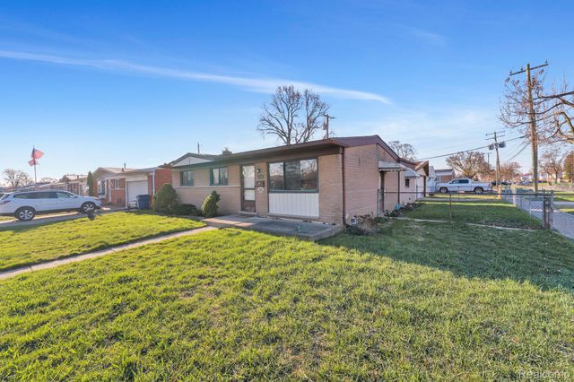 34381 Rosslyn Street, Westland, MI 48185