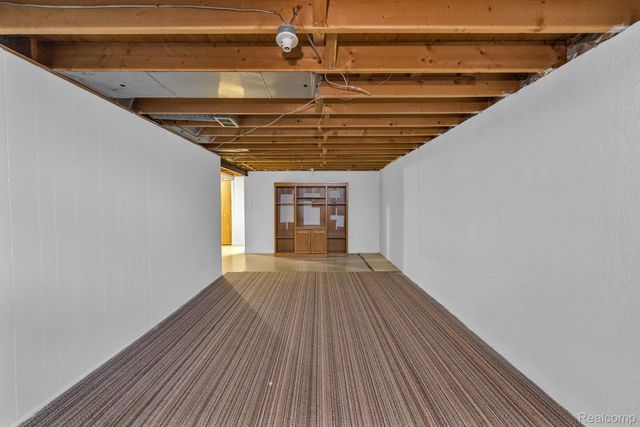 34381 Rosslyn Street, Westland, MI 48185