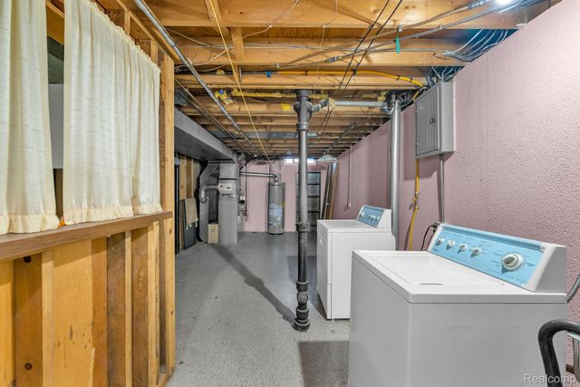 34381 Rosslyn Street, Westland, MI 48185