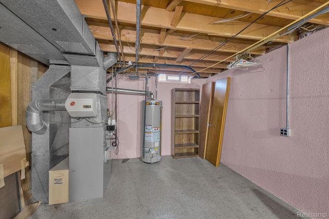 34381 Rosslyn Street, Westland, MI 48185