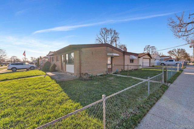 34381 Rosslyn Street, Westland, MI 48185