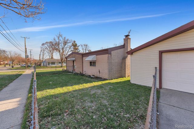 34381 Rosslyn Street, Westland, MI 48185