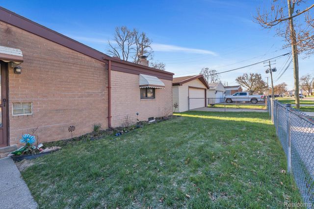 34381 Rosslyn Street, Westland, MI 48185