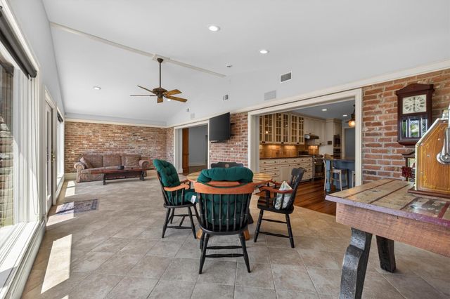 1109 Harbor View Drive, Galveston, TX 77550