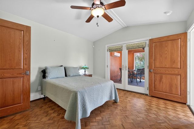 1109 Harbor View Drive, Galveston, TX 77550