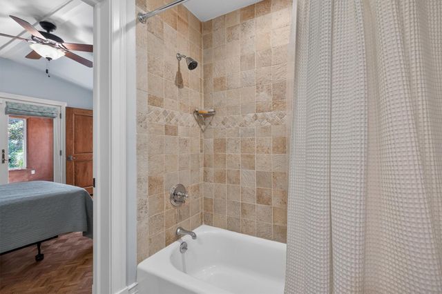 1109 Harbor View Drive, Galveston, TX 77550