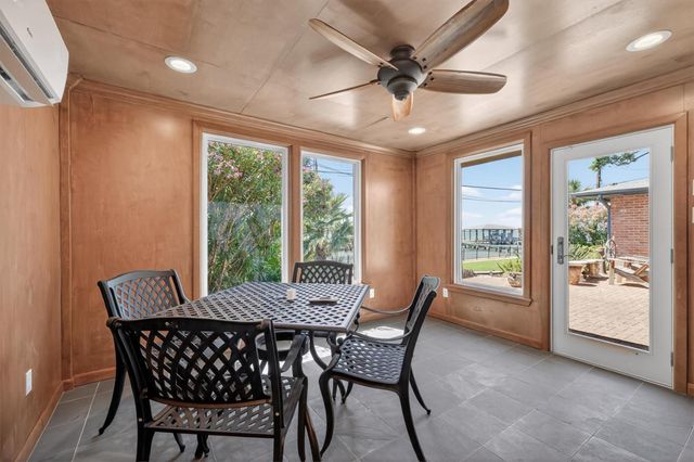 1109 Harbor View Drive, Galveston, TX 77550