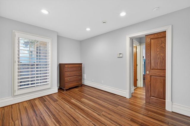 1109 Harbor View Drive, Galveston, TX 77550