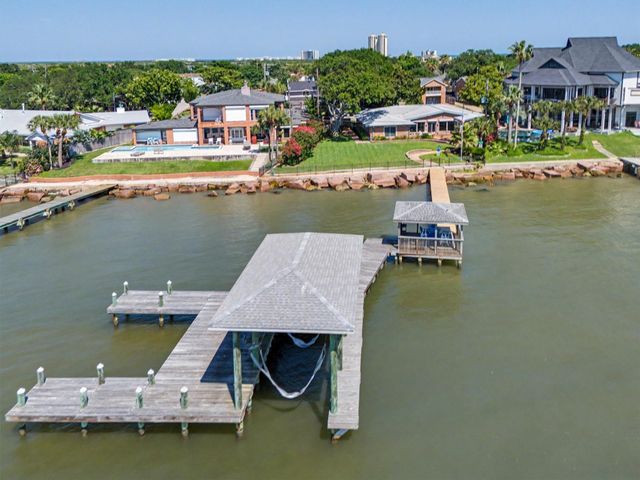 1109 Harbor View Drive, Galveston, TX 77550